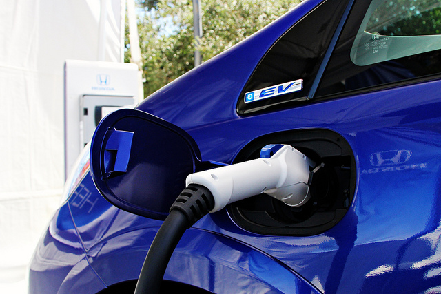 Electric Vehicle Owners Could Have Charged Up at Half the Cost in 2013 with Smart Rate Options